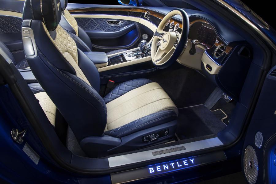 Интерьер Bentley Continental GT 2018 года  (AU) (фото 14 из 40)